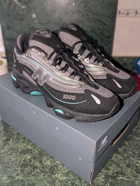 New Balance Men’s Grey and Black 1000 Athletic Sneakers. Size 9.5, Worn Once